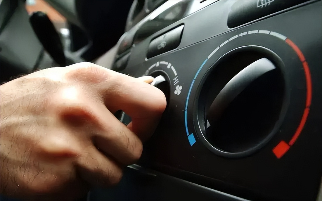 车子经过暴晒怎样正确开空调,天气太热车内空调正确使用