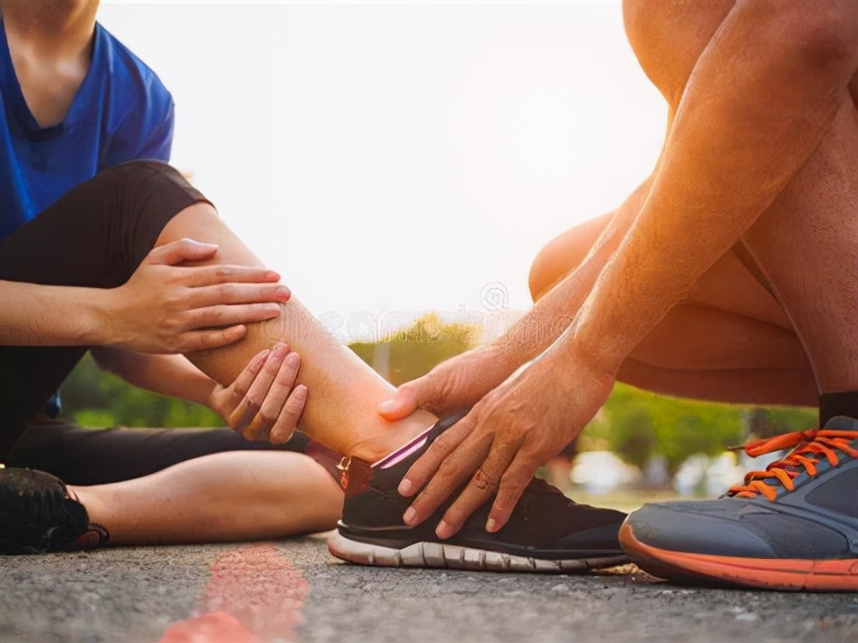 内马尔受伤是哪只脚,内马尔的脚伤