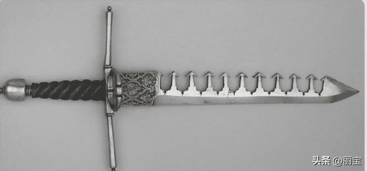 日军兽行：当着男人的面玷污了女儿，临走还残忍割下妻子乳房