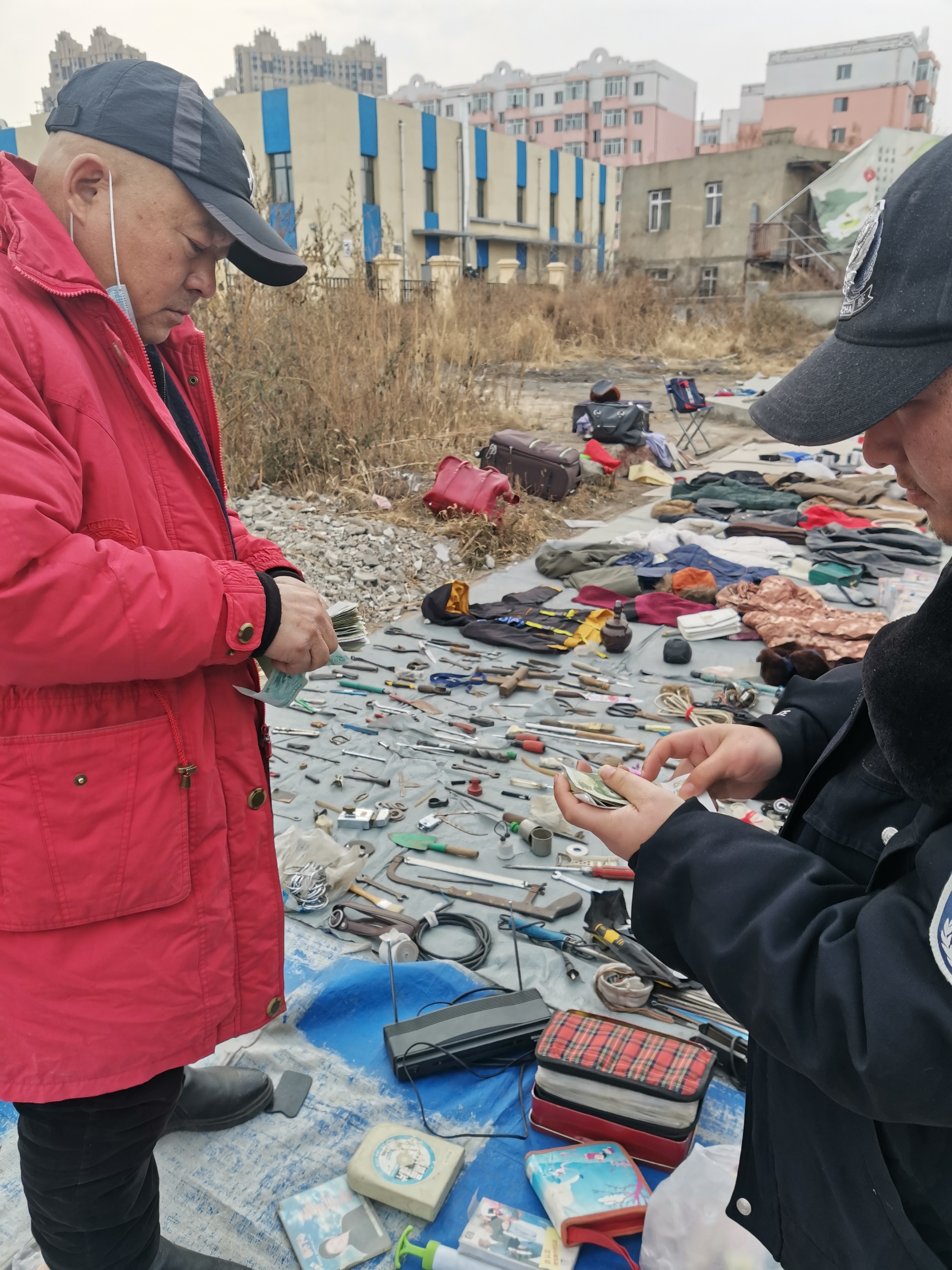 周末逛旧货市场,哈尔滨二手家具旧货市场在哪里