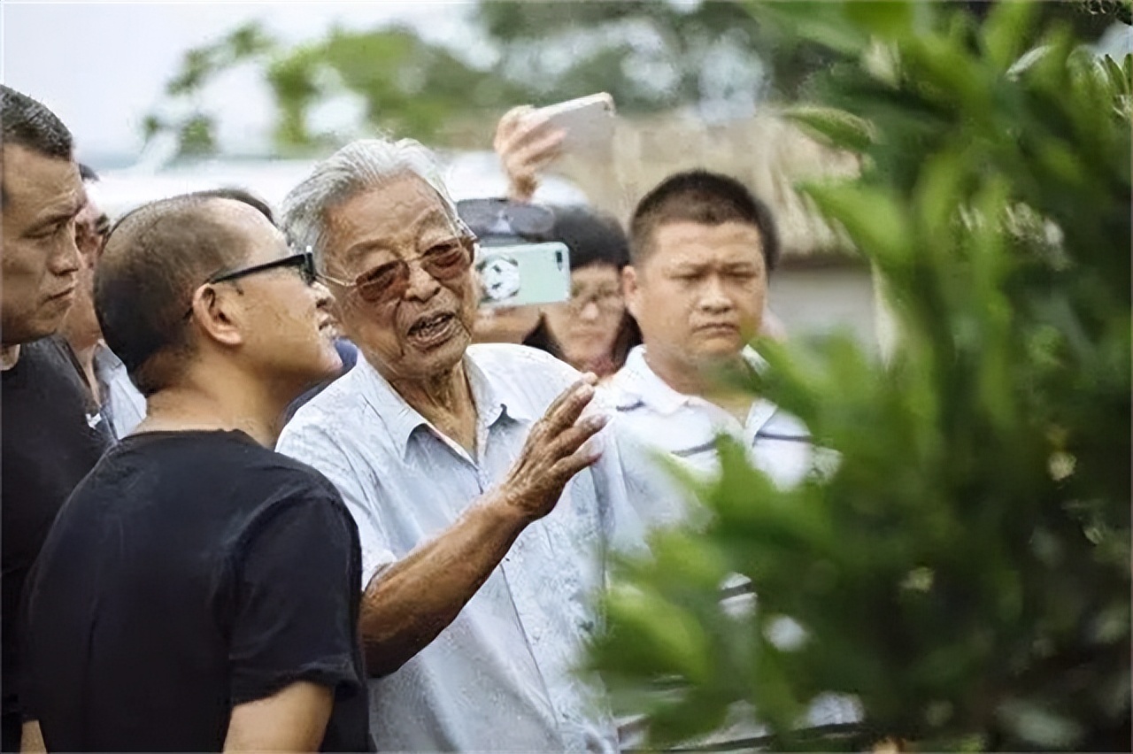 褚时健褐色红塔山多少钱一包,红塔山新品香烟褚氏经典