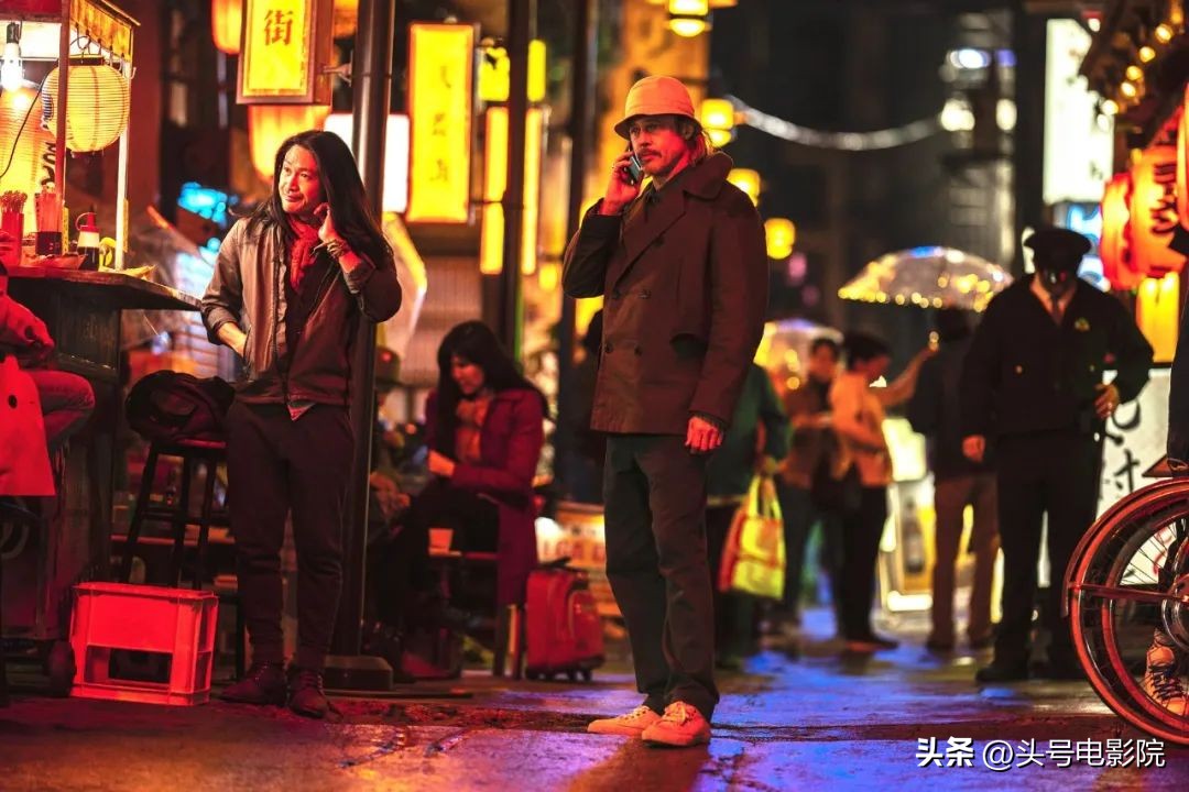 基努里维斯和布拉德皮特同框,模仿基努里维斯战术