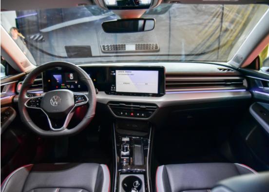 21款凌渡和21款思域哪个值得入手,凌渡1.8t和思域1.5哪个好