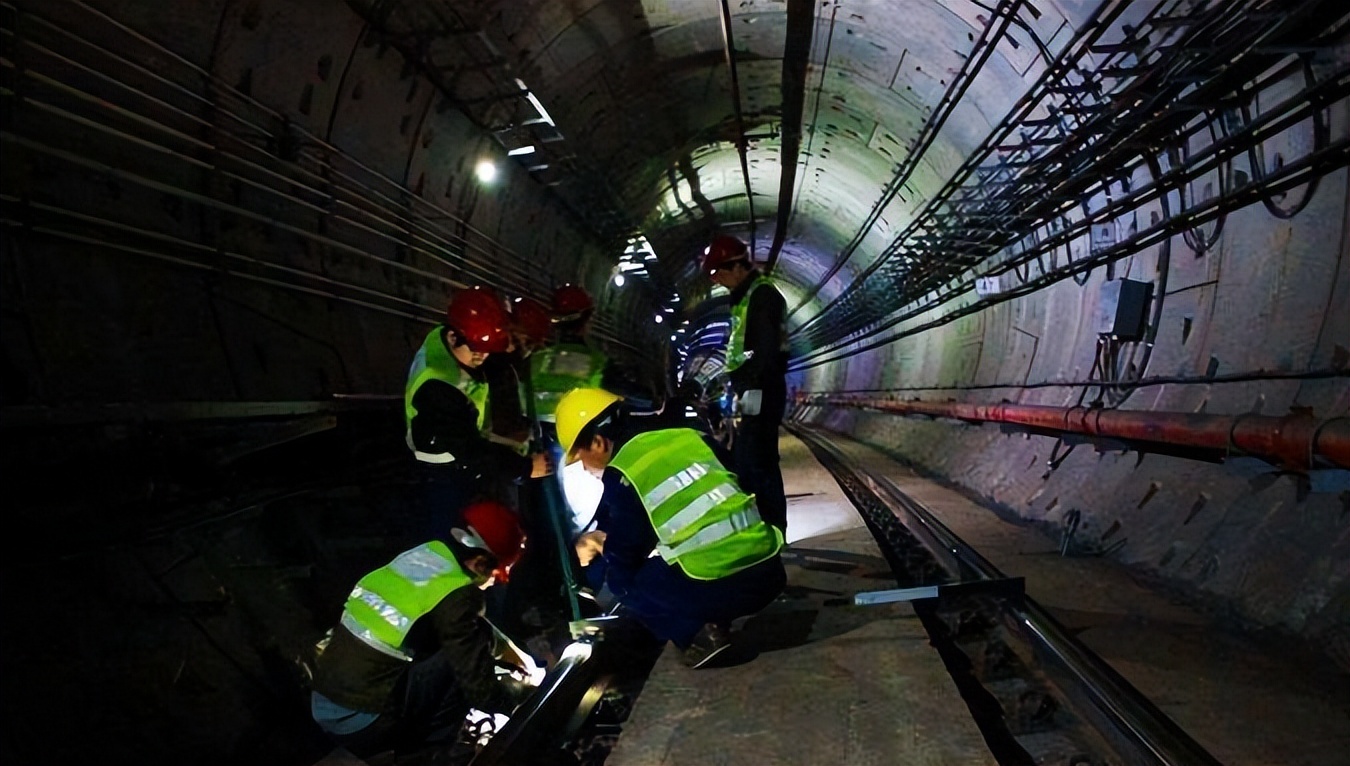 跳槽是干新行业还是做老本行,跳槽以后就是空降领导