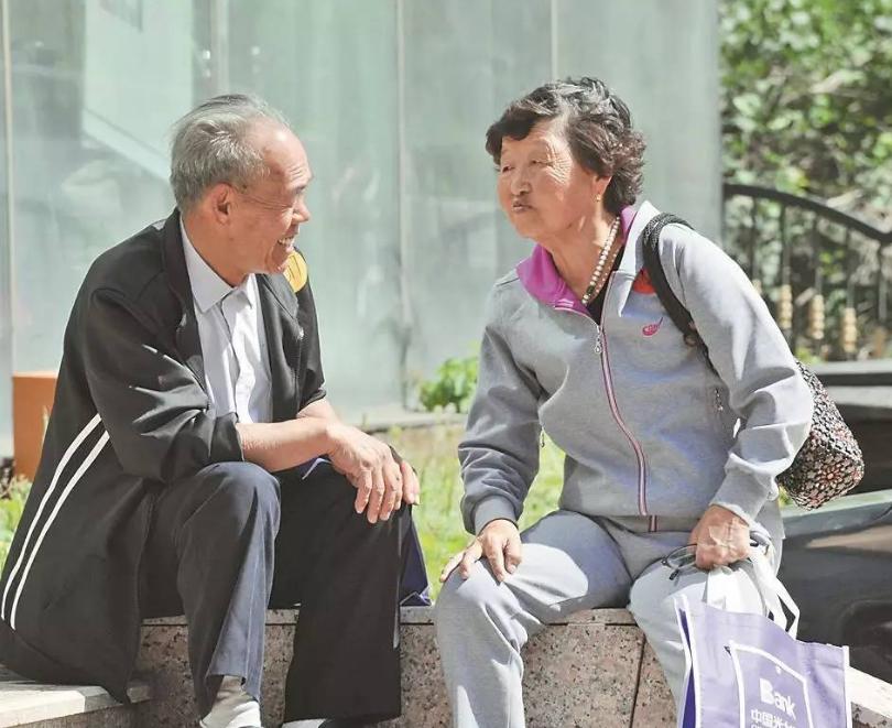 老年人夫妻生活，可以到多大岁数？一周几次为好？正确说法来了