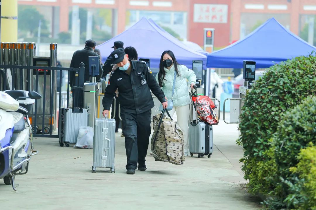 真暖：开学了，“妈妈牌”行李箱，年度最爱…