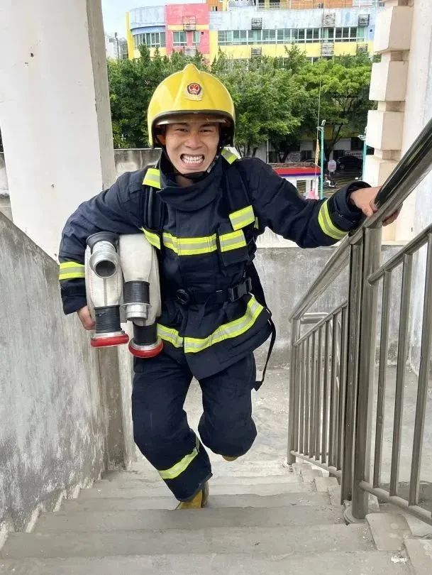 新蓝出征挑战自我,新蓝对抗赛视频