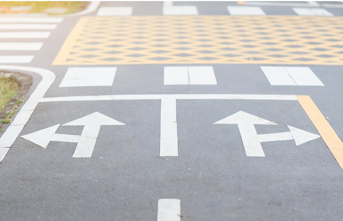 如何避免开车违章？记住这个方法，避免违章