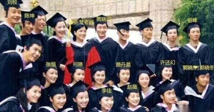 有种“整容”叫黄晓明离婚，前妻baby变化不大，他却像换个人