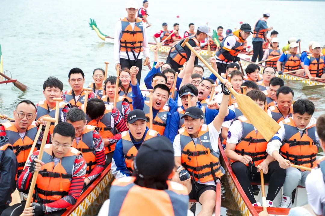 百舸争流竞扬帆不负众望勇夺魁,百舸争流龙舟竞渡