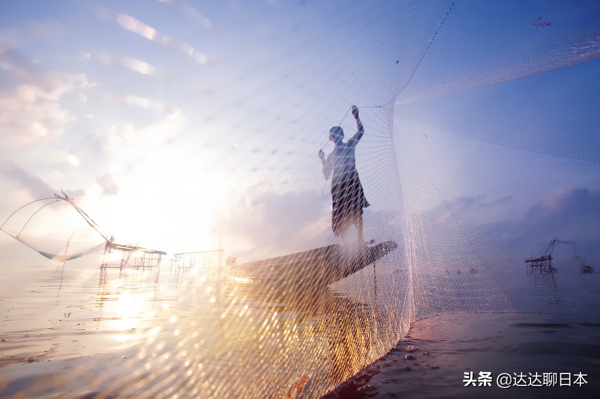 在中国张同学火了，最近在日本这位91岁的渔民火了