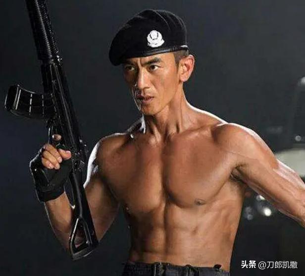 我是特种兵退役十年,我是特种兵13年后重回部队