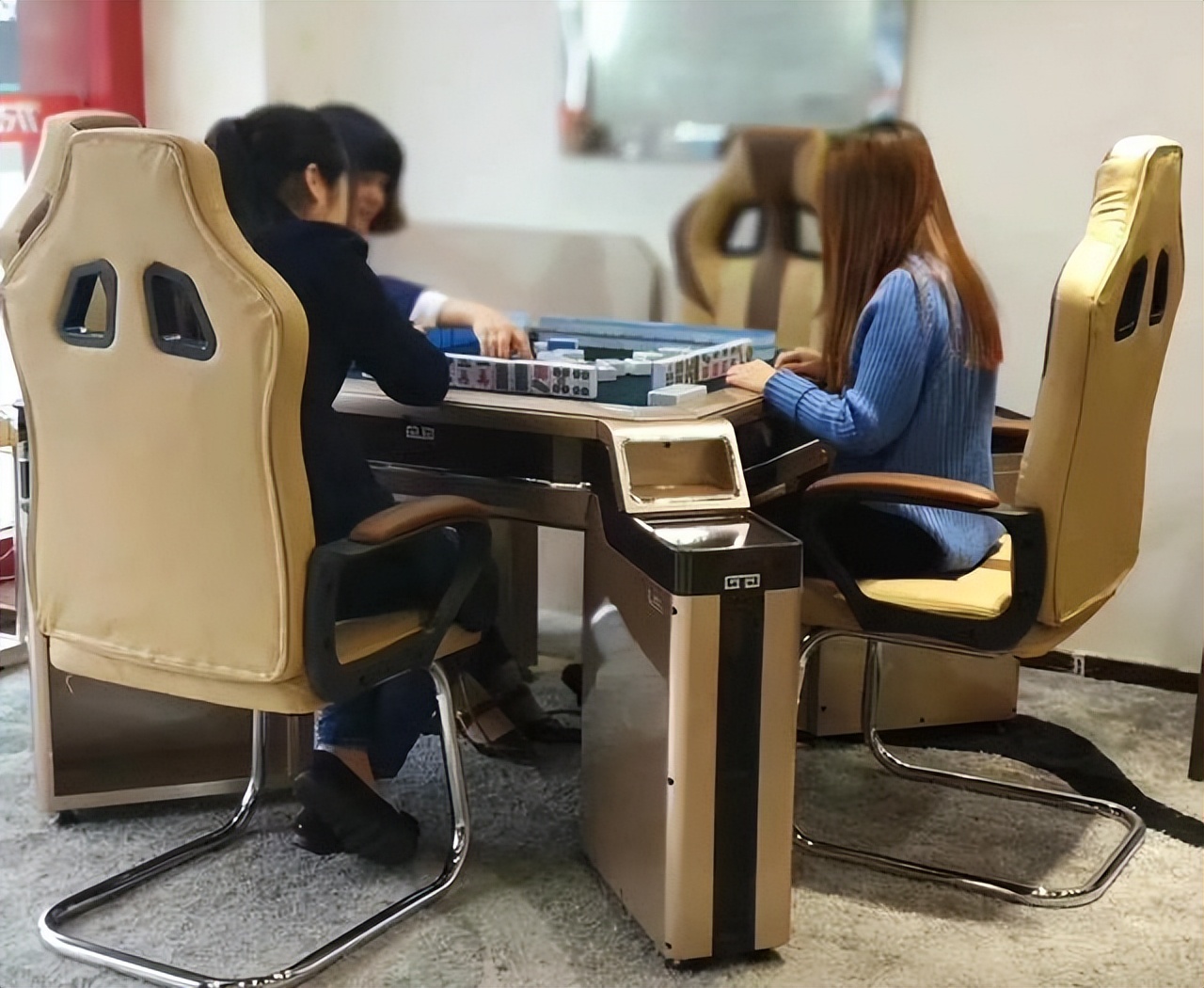 打麻将抓到一手烂牌怎么打,打麻将如果手气不好怎么过牌