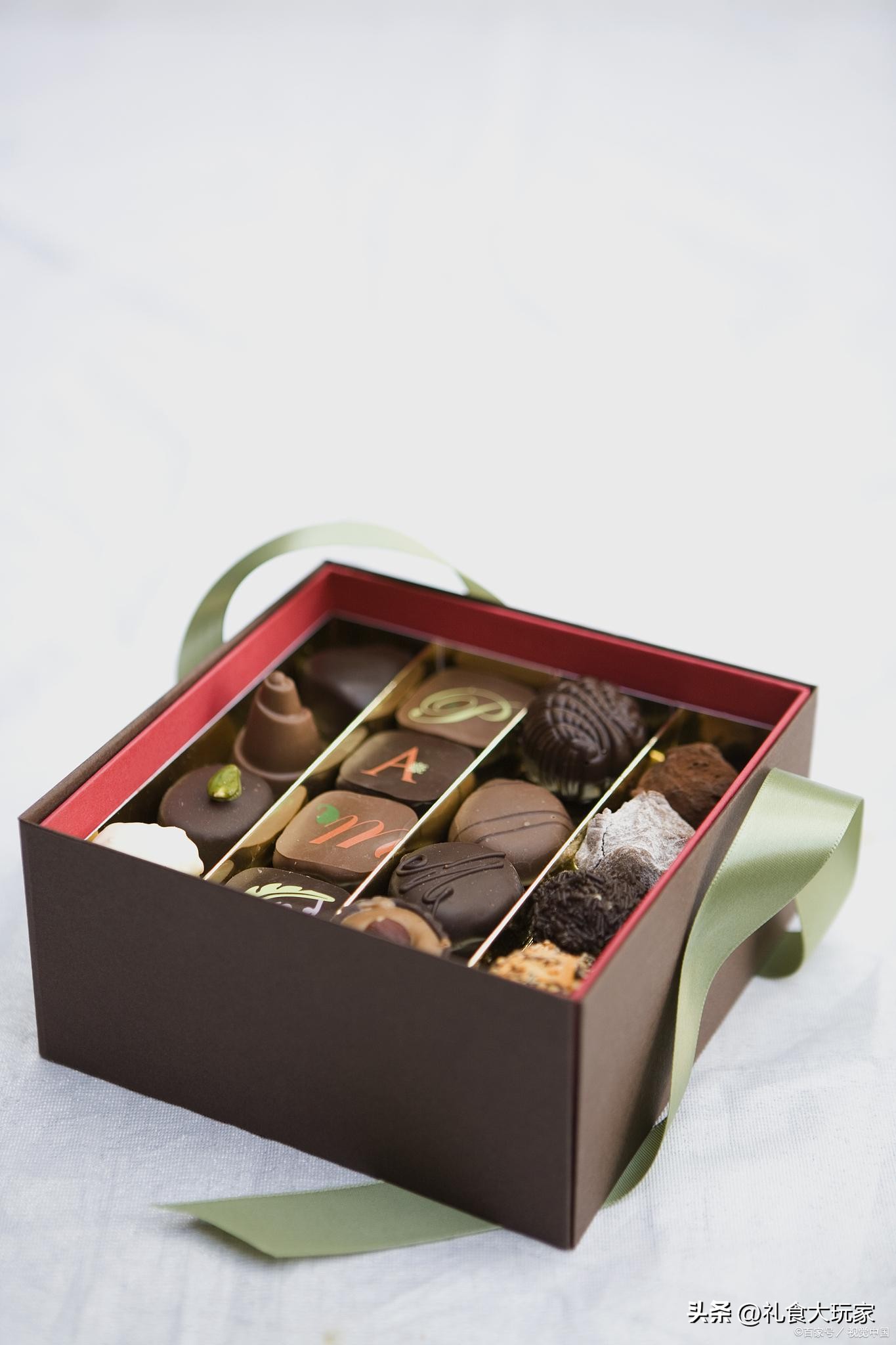 在一个落后的小城市能做哪些生意,在县城做临期食品批发好做吗