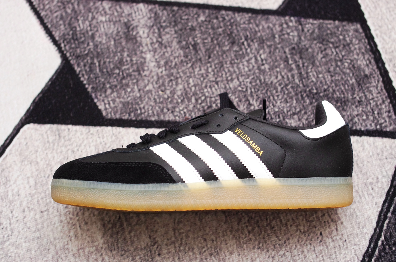 阿迪达斯单车,阿迪公路慢跑鞋