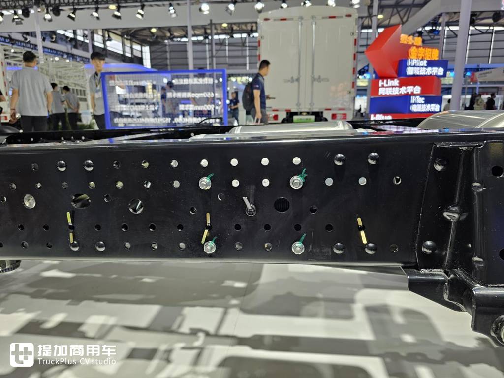 耗资十亿！青云架构下诞生的江铃凯运+轻卡，到底实力如何？