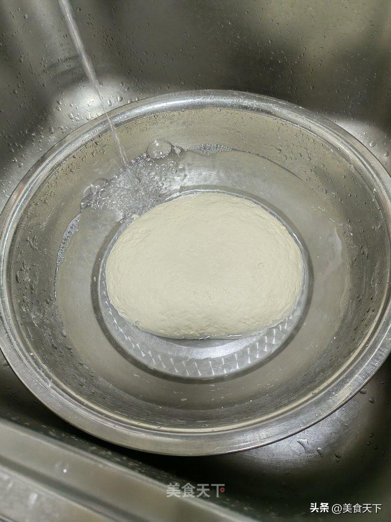 外面卖的凉皮是什么做的,外面买的凉皮还要煮吗