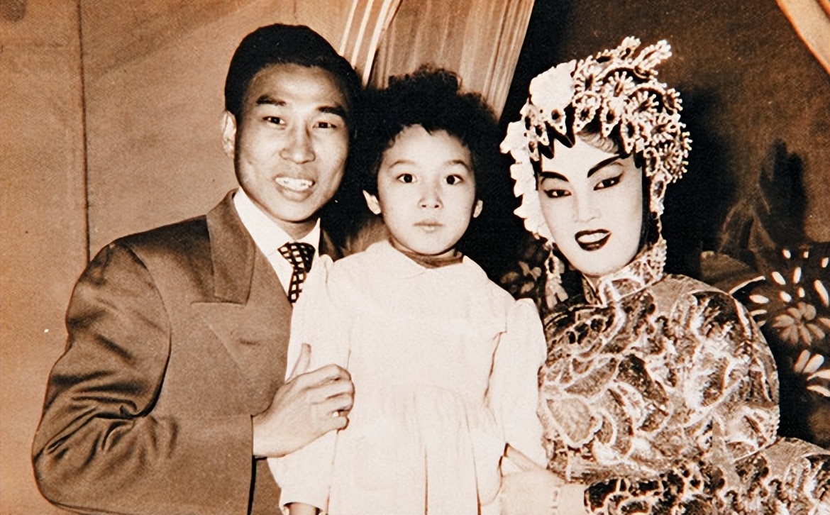 你回来吧李香琴谭炳文年轻时候,游龙戏凤谭炳文李香琴电视剧片段