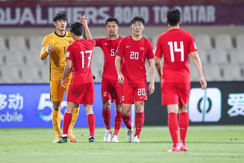 人民日报评李霄鹏,人民日报点评鲁能点球