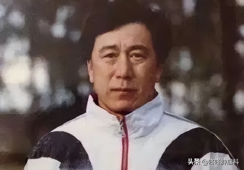 足球球员因心脏病退役的有哪些,近几年去世的足球巨星