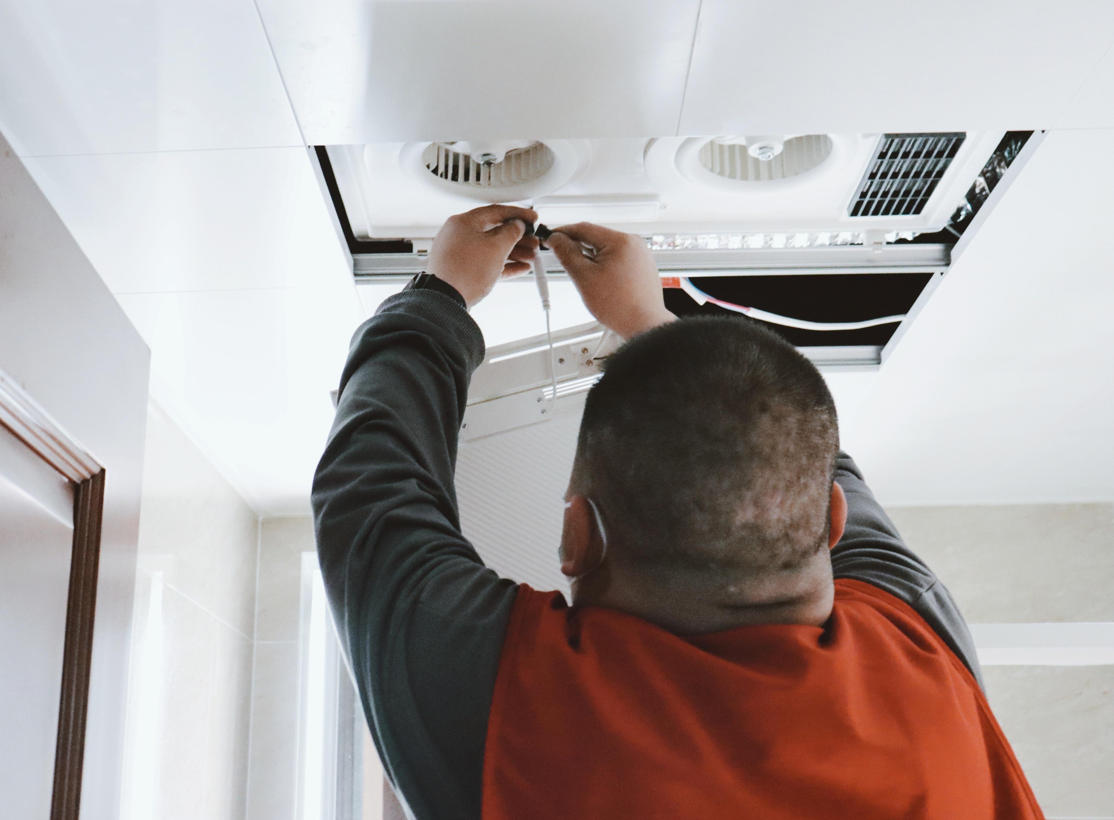 升级版光暖浴霸,升级版的浴霸取暖灯有什么区别