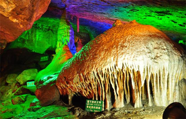 1964年，河南农民发现自家有一个“雪花洞”