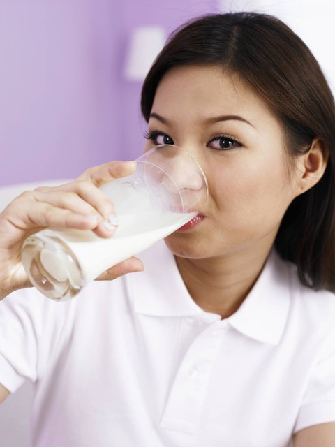 睡前喝什么牛奶助睡眠,睡前喝牛奶会增肥吗