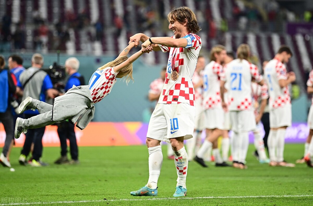 贝克汉姆巅峰时期和梅西谁厉害,贝克汉姆梅西哪个帅