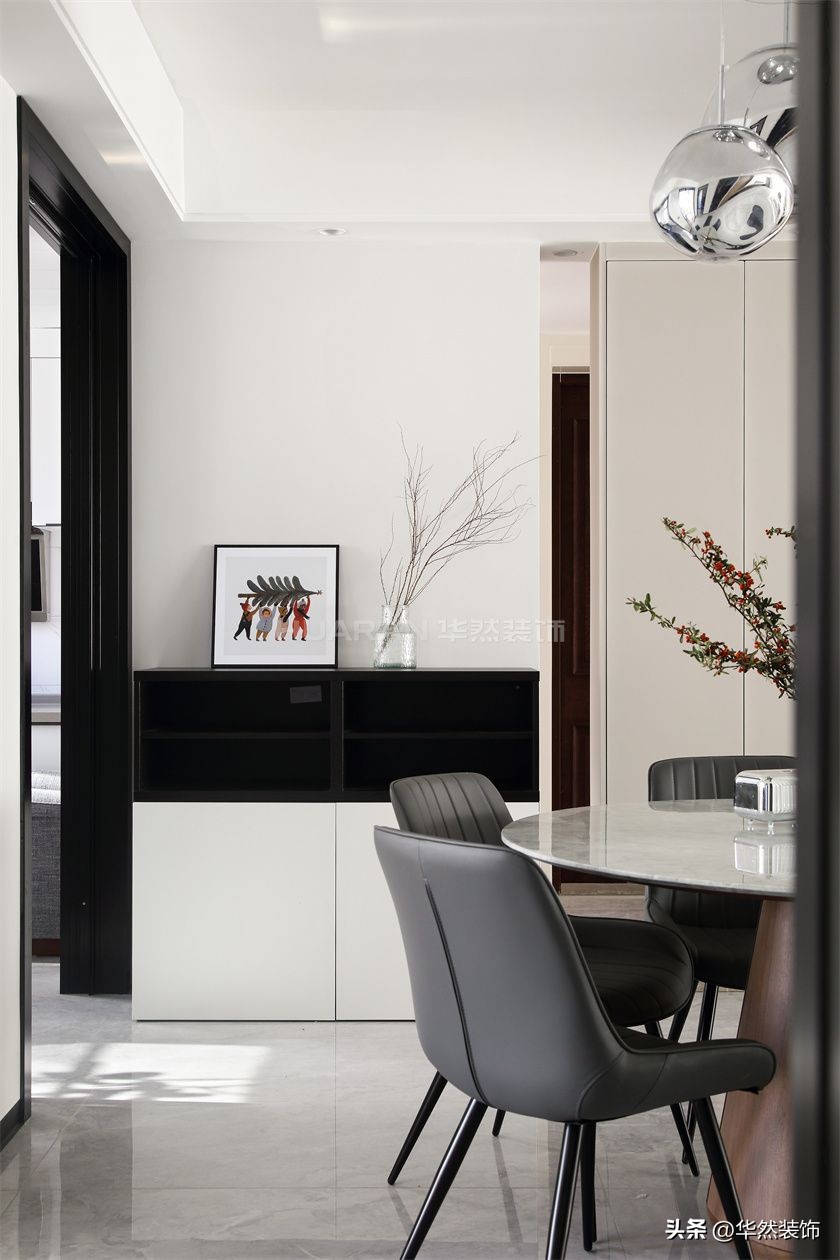 155平大平层装修效果图,180平米大平层客厅轻奢装修带花园