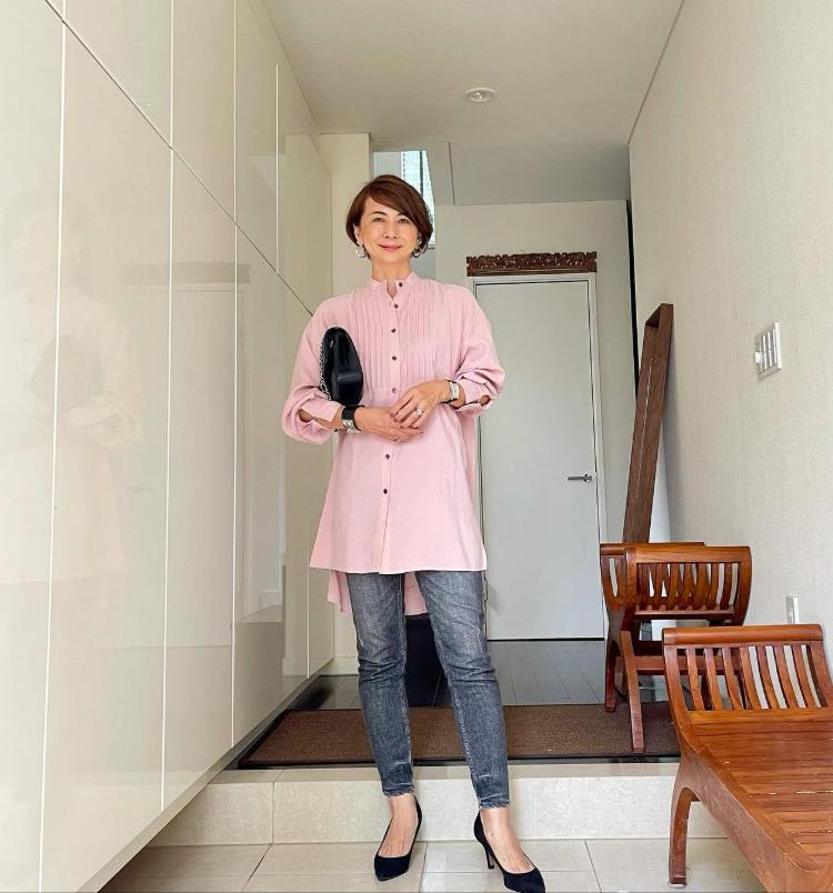 日系慵懒中性短发搭配衣服,女装高级感穿搭30岁小众短发