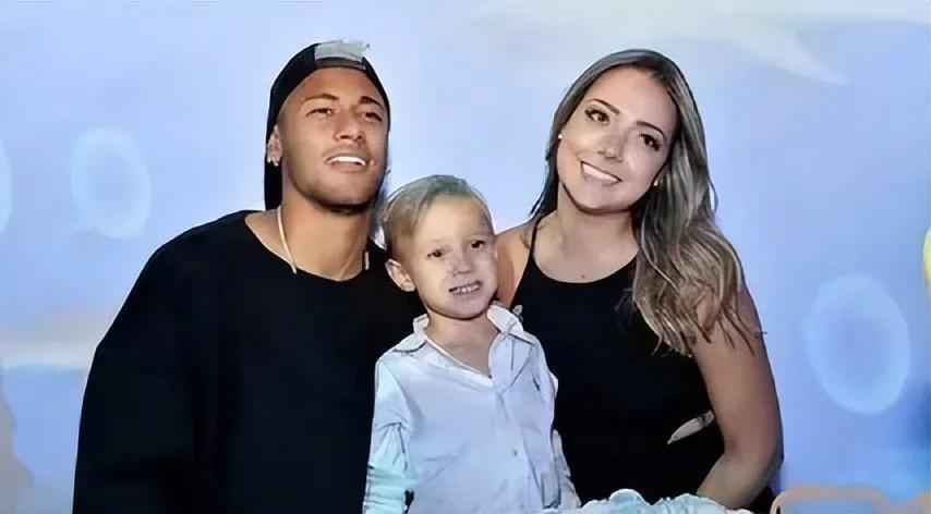 球星c罗的成长历程,c罗搭档内马尔姆巴佩