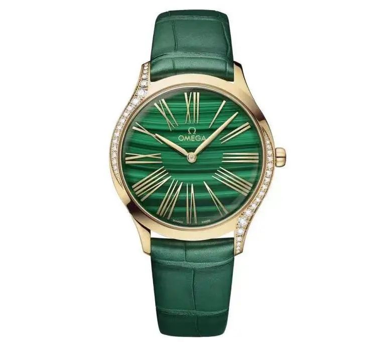 宝石也开始内卷了？做成珠宝or腕表，你Pick哪一个？