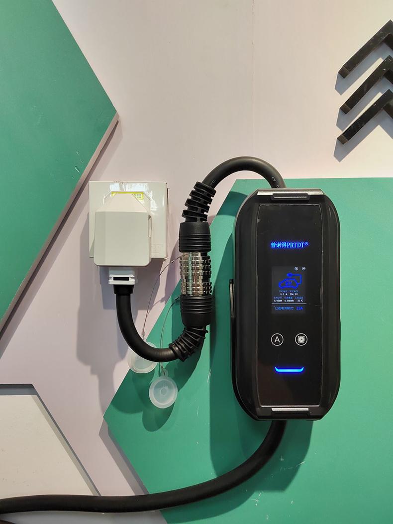 哪吒v家用充电桩可以快充吗,哪吒v便携式充电枪是多少瓦