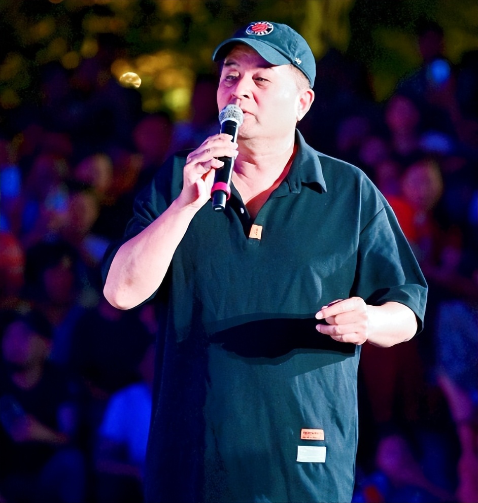 58岁毕福剑离开央视到哪了,离开央视毕福剑现在过得如何