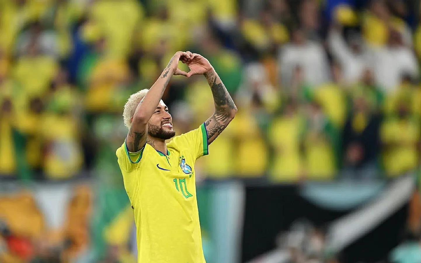 内马尔秀出了桑巴,内马尔展现桑巴之舞