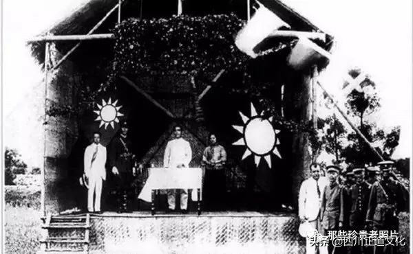 老照片纪念宋庆龄诞辰129周年