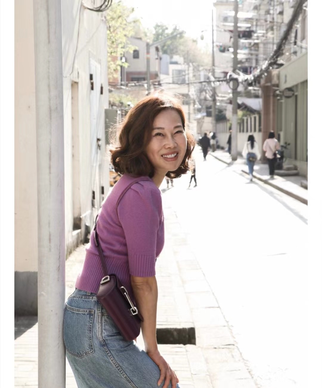 适合40岁女人头发比较多的发型,日系50岁过肩发