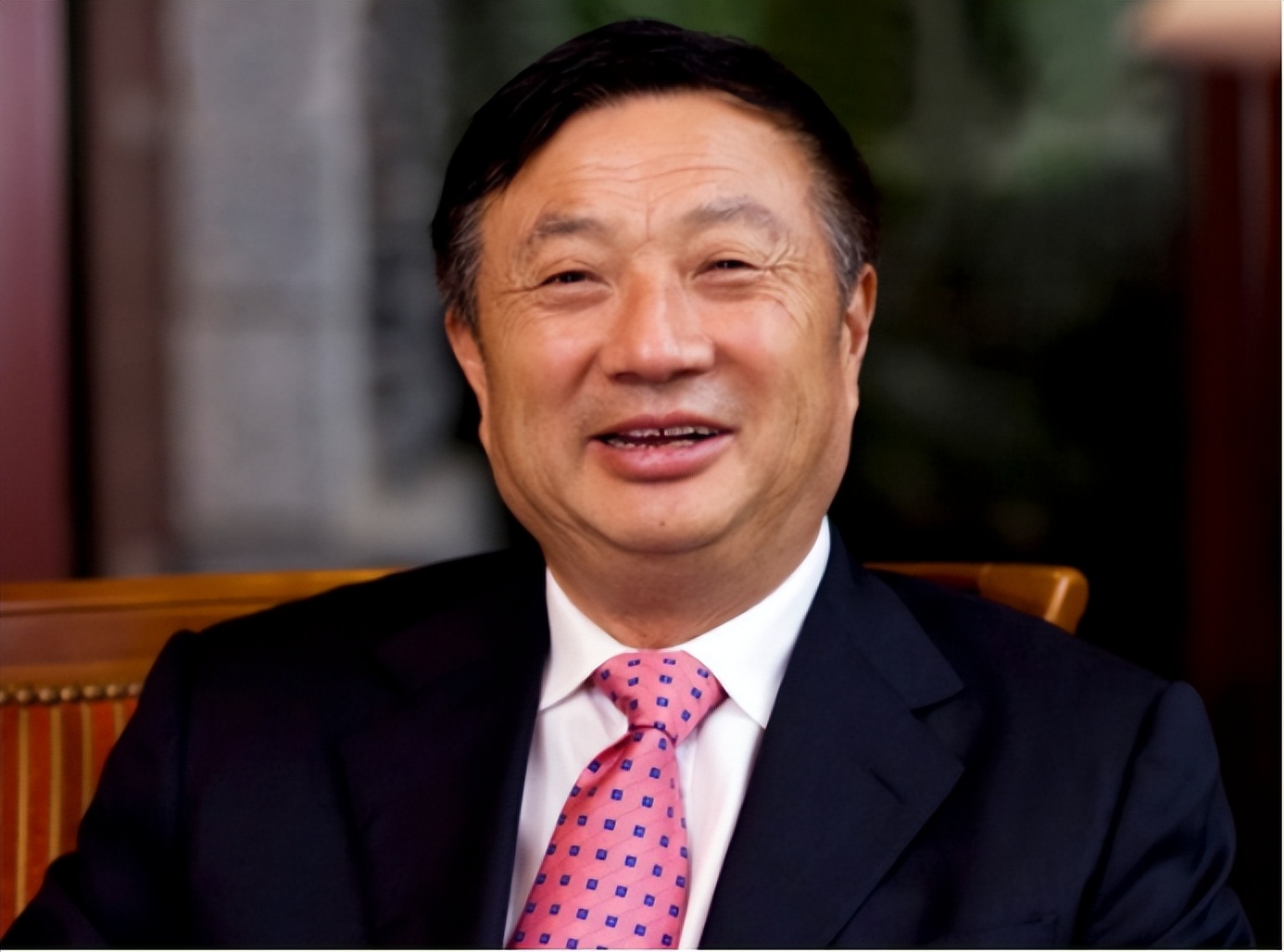 华为手机为什么比小米同等价格高,华为手机与小米还值得买吗