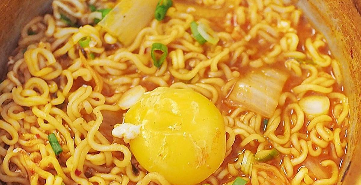 方便面是不是垃圾食品会不会致癌,方便面是有害食品还是垃圾食品