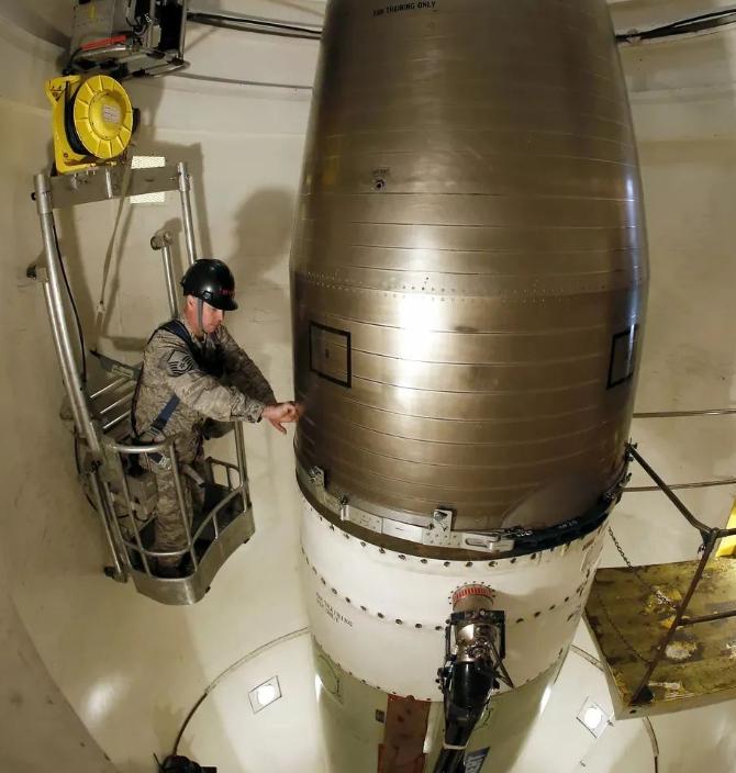 美国本土，“末日飞机”已经升空，中国反导六连胜，来得很是时候