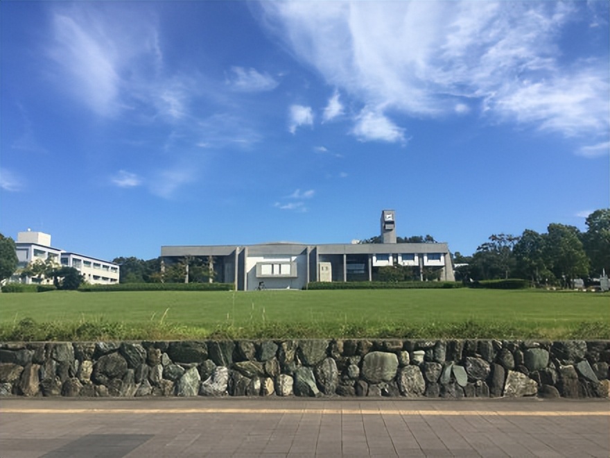 名古屋市大学,名古屋大学在日本人心目中
