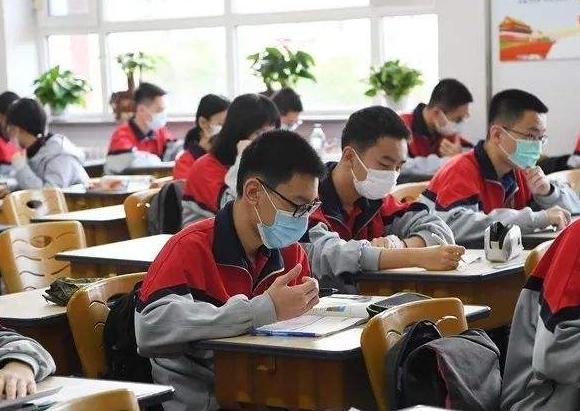 苏翊鸣获得冬奥银牌,苏翊鸣一共获得了几枚奖牌