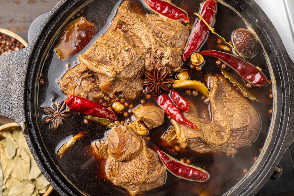 卤牛肉放猕猴桃还是山楂软烂不柴,卤牛肉不能大火