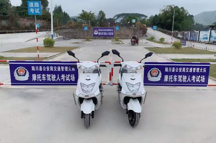 轻便电摩上牌和驾照政策实施了吗,新国标电轻摩上牌需要驾驶证吗