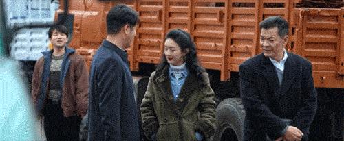 赵丽颖dior红色丝绒连衣裙,谁说赵丽颖没有少女感的