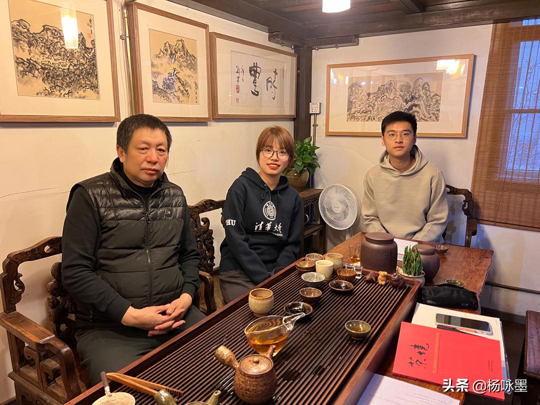 直播现场采访宁静和郑希怡,郑宁采访