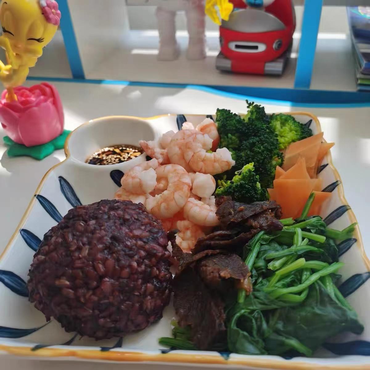 减脂晚餐吃什么更有饱腹感,减脂餐食谱一日三餐饱腹感