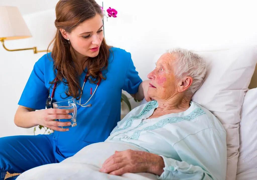 老人临终时的胡言乱语,为什么老人临终前会胡言乱语