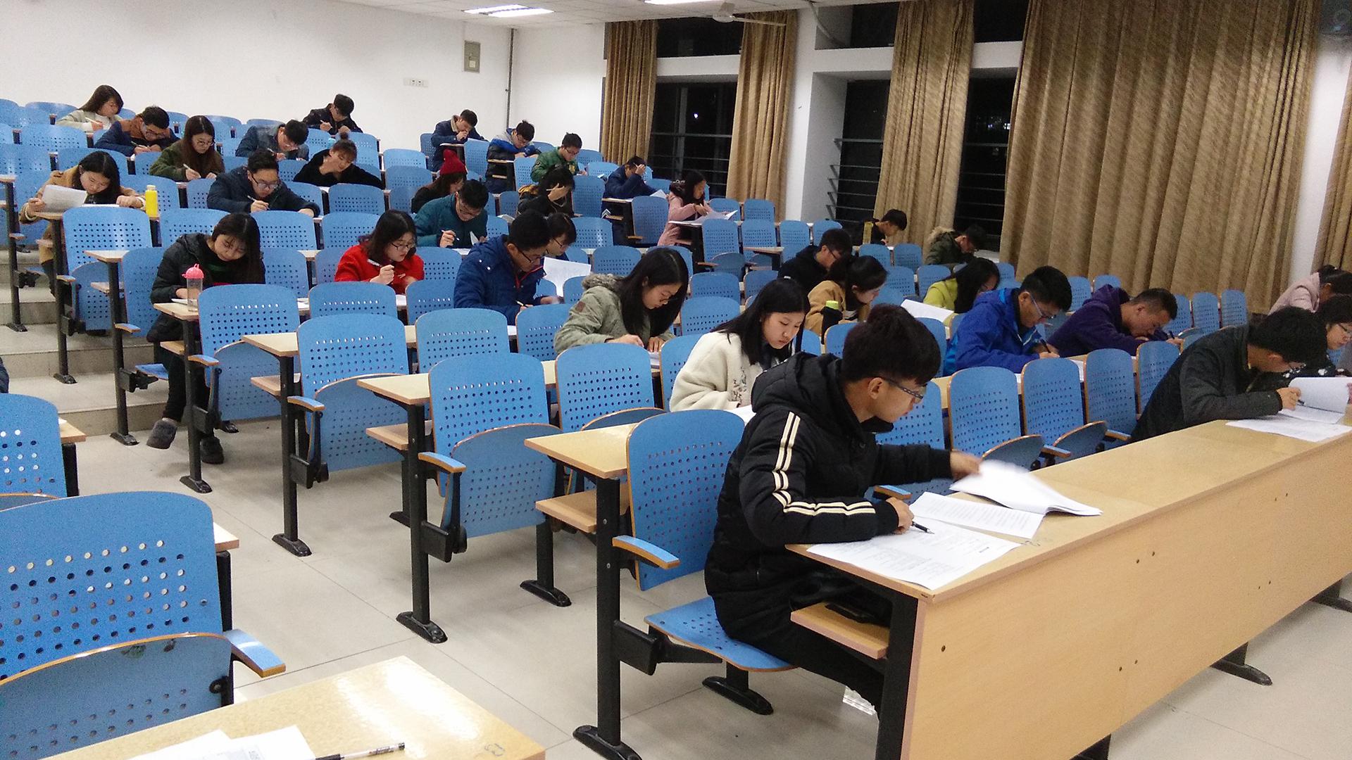 2024年考研数学和2018年哪个难,考研数学2020太难了