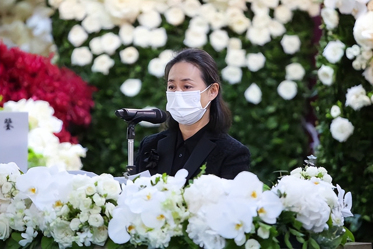 李嘉欣何超琼最近消息,何超琼梁安琪李嘉欣